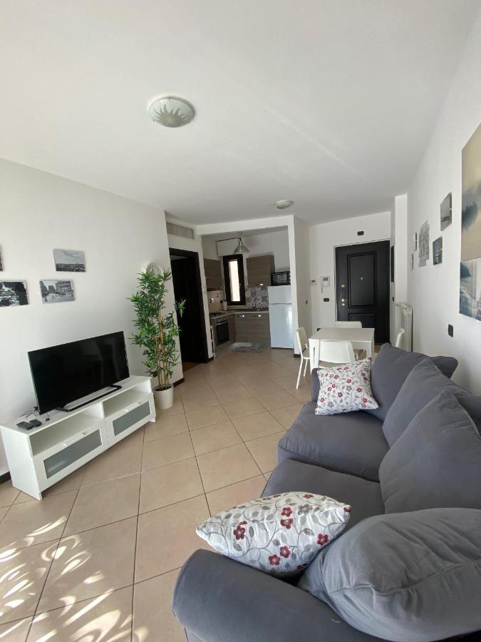 Apartment Pretty By Ghor Rom